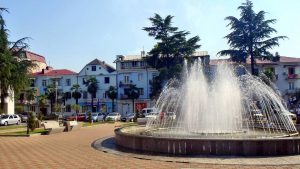 Площадь города с фонтаном, Кобулети, Грузия