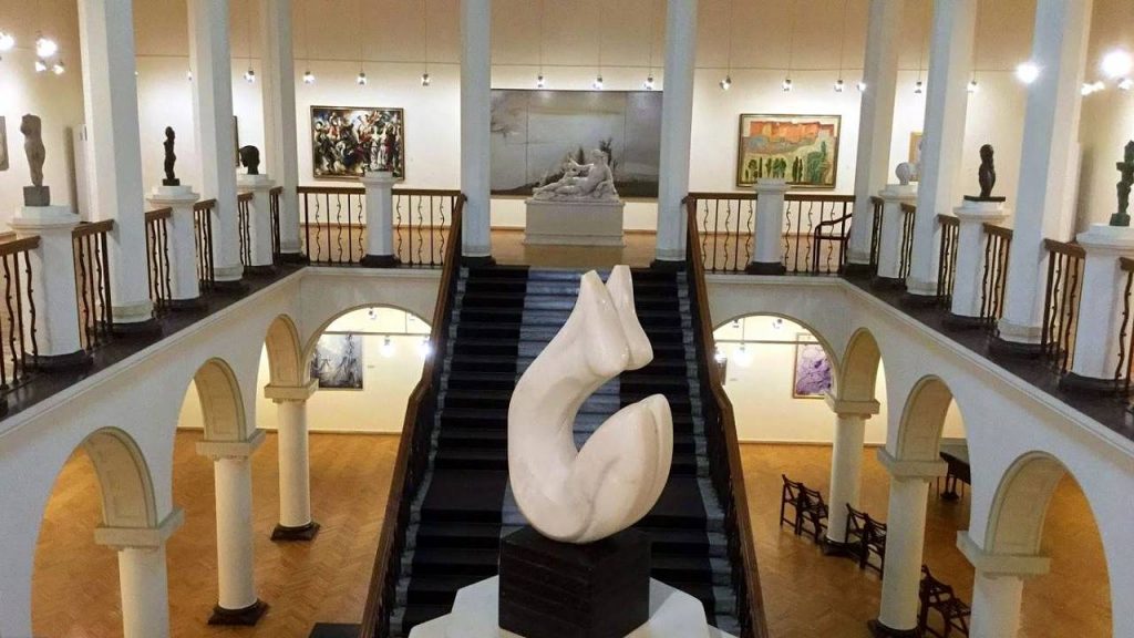 Двухэтажный павильон музея искусств, музей искусств Аджарии, Батуми, Грузия