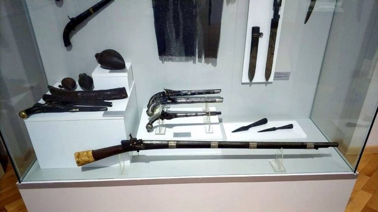 Древние пистолеты и ружья, Краеведческий музей Аджарии, Батуми, Грузия